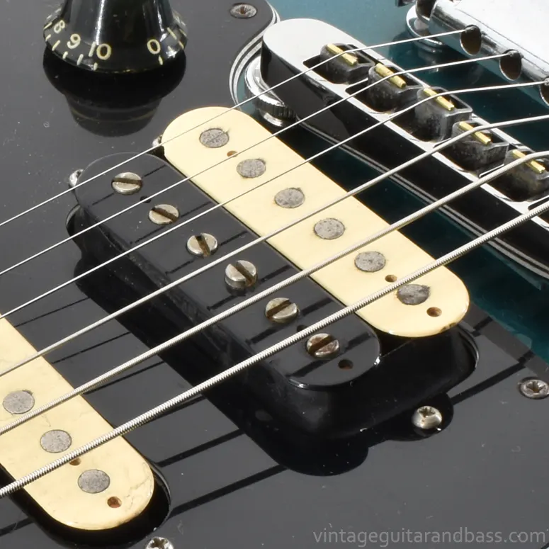 Close up of the mounted Magna Plus B pickup