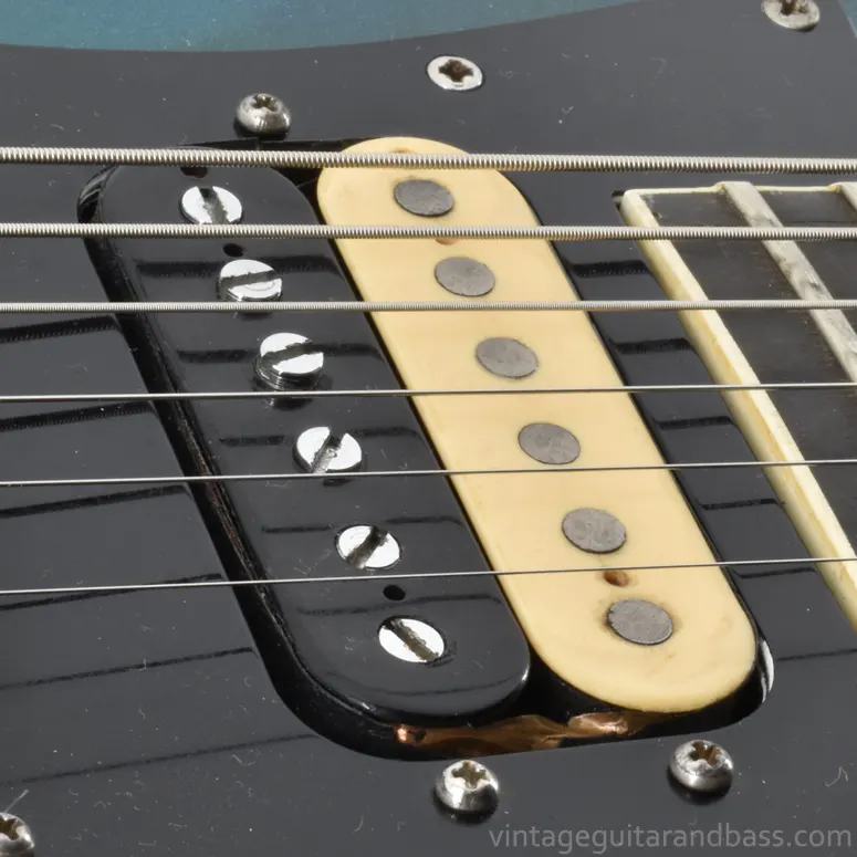 Close up of the mounted Magna Plus pickup