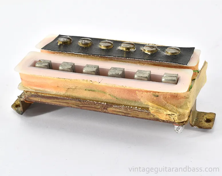 Matsumoku Maxon humbucker with cover removed